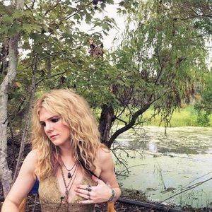 Meet your Posher, Regina